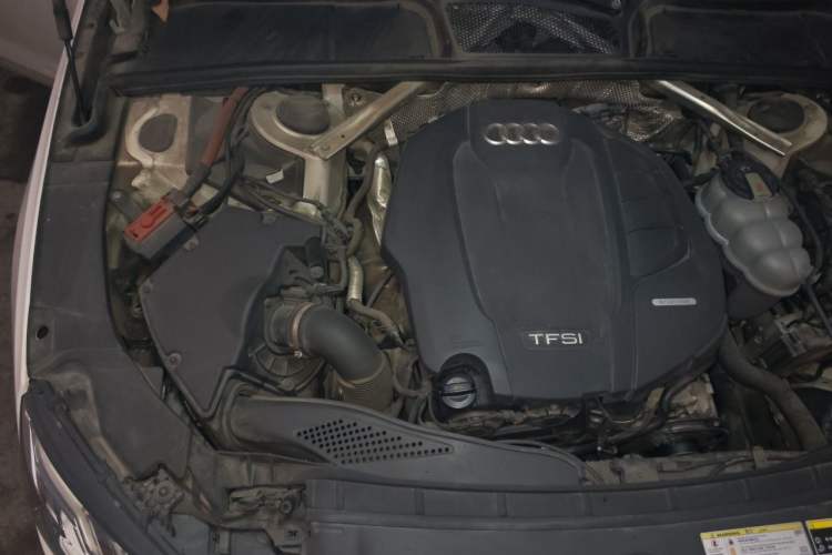 Used Audi A4L 2020 40 TFSI Luxury Dynamic Model Engine Bay Right