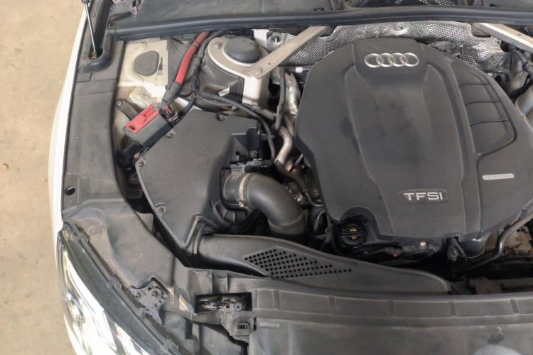 Used Audi A4L 2020 40 TFSI Luxury Dynamic Model Engine Bay Right