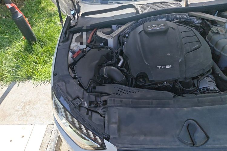 Used Audi A4L 2020 40 TFSI Luxury Dynamic Model Engine Bay Right