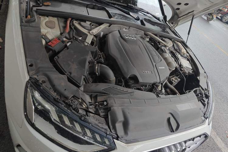 Used Audi A4L 2020 40 TFSI Fashionable and Elegant Model Engine Bay Right