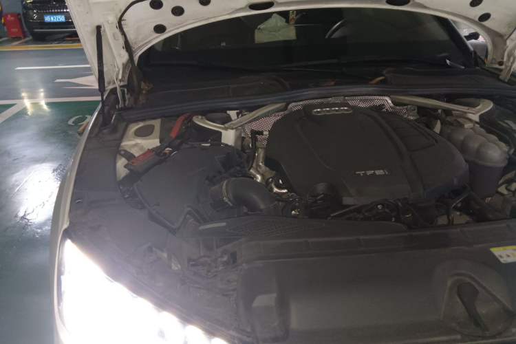 Used Audi A4L 2020 40 TFSI Luxury Dynamic Model Engine Bay Right