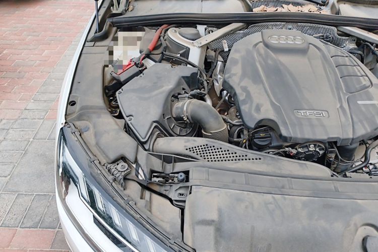 Used Audi A4L 2020 40 TFSI Fashionable and Elegant Model Engine Bay Right