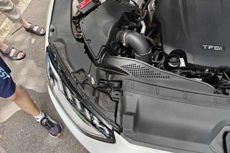 Used Audi A4L 2020 40 TFSI Fashionable and Elegant Model Engine Bay Right