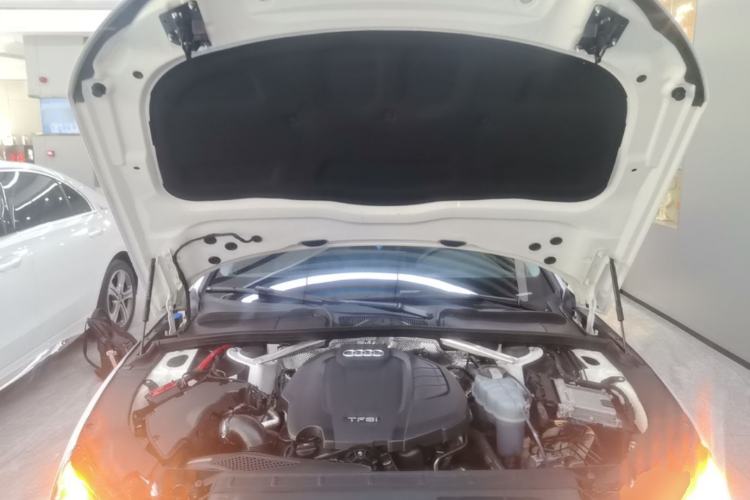 Used Audi A4L 2020 40 TFSI Fashion Dynamic Model Engine Bay