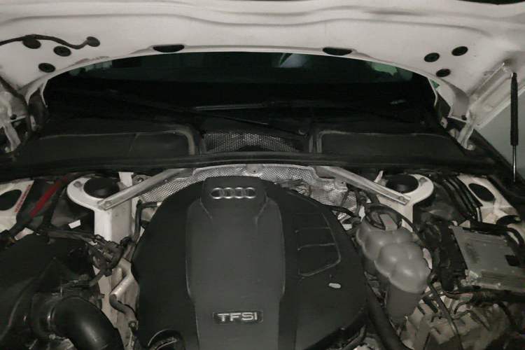 Used Audi A4L 2020 35 TFSI Fashion Dynamic Model Engine Bay