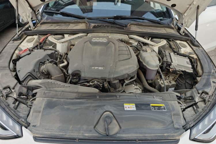 Used Audi A4L 2020 40 TFSI Luxury Dynamic Model Engine Bay