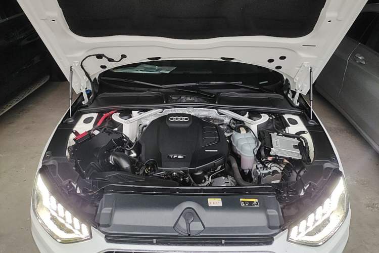 Used Audi A4L 2020 40 TFSI Fashion Dynamic Model Engine Bay