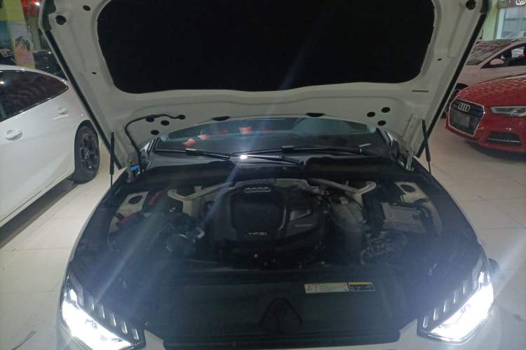 Used Audi A4L 2020 40 TFSI Fashion Dynamic Model Engine Bay