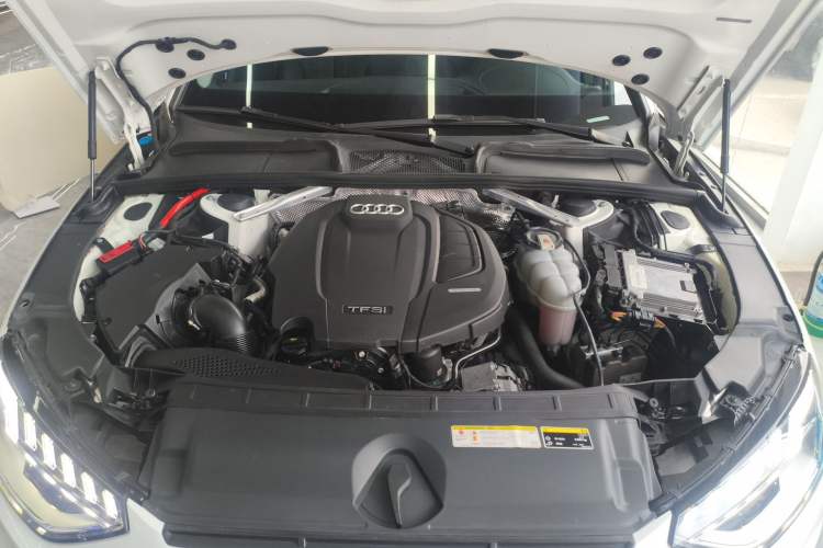 Used Audi A4L 2020 40 TFSI Fashion Dynamic Model Engine Bay