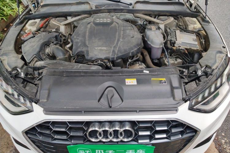 Used Audi A4L 2020 40 TFSI Fashion Dynamic Model Engine Bay