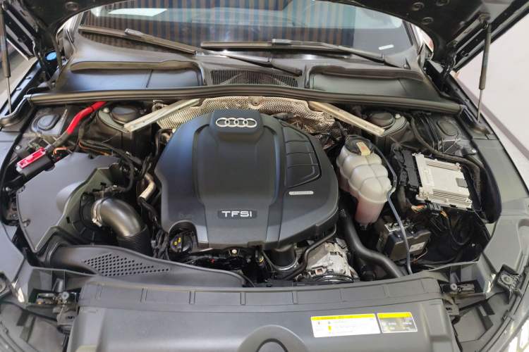 Used Audi A4L 2020 40 TFSI Fashion Dynamic Model Engine Bay