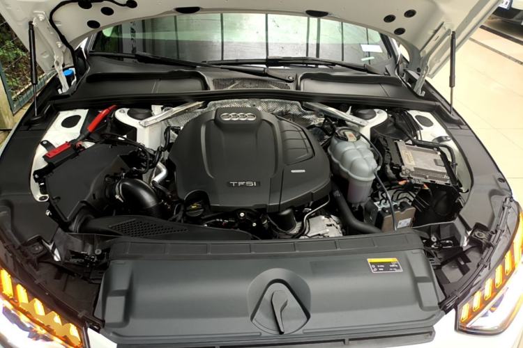 Used Audi A4L 2020 40 TFSI Fashion Dynamic Model Engine Bay