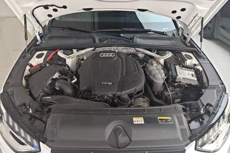 Used Audi A4L 2020 40 TFSI Fashion Dynamic Model Engine Bay