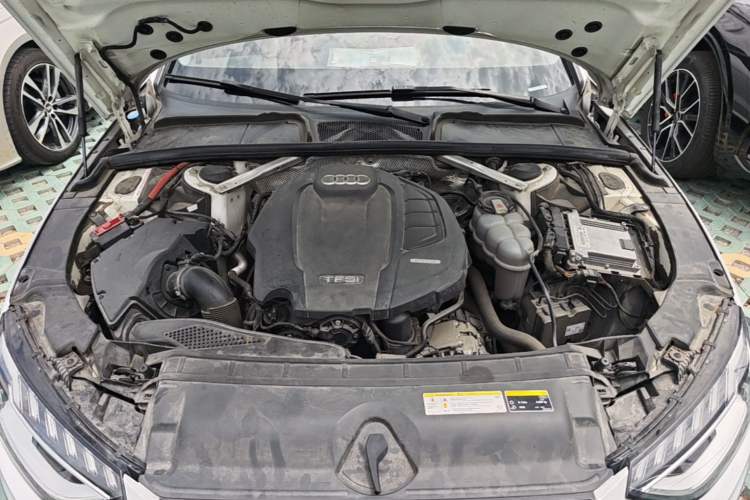 Used Audi A4L 2020 40 TFSI Fashion Dynamic Model Engine Bay