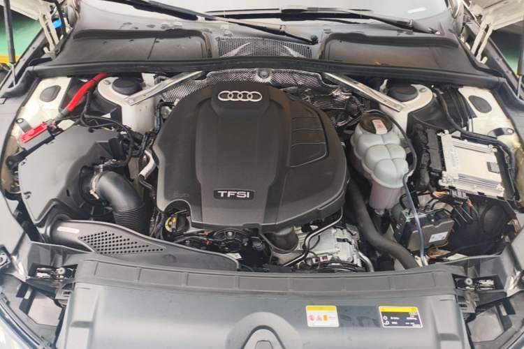 Used Audi A4L 2020 40 TFSI Luxury Dynamic Model Engine Bay