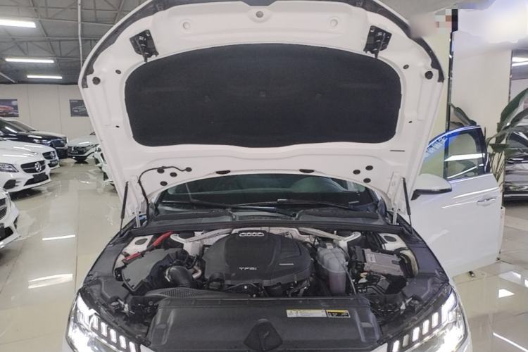 Used Audi A4L 2020 40 TFSI Fashion Dynamic Model Engine Bay