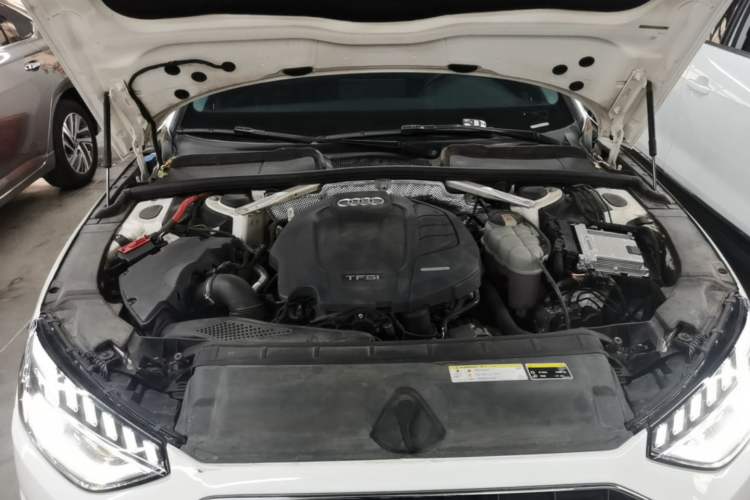 Used Audi A4L 2020 40 TFSI Fashionable and Elegant Model Engine Bay
