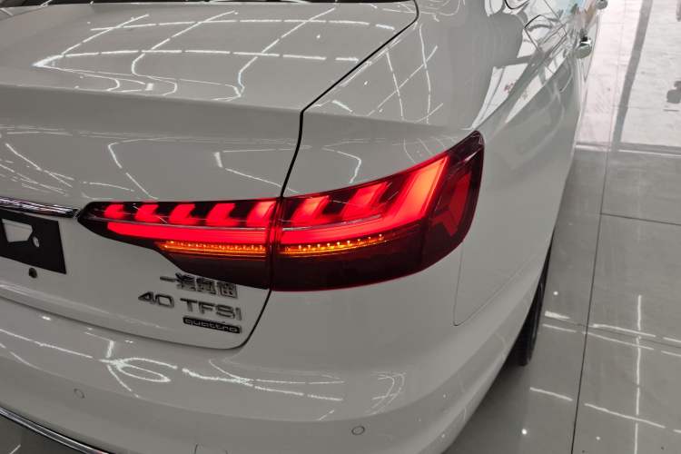 Used Audi A4L 2020 40 TFSI Fashionable and Elegant Model Exterior 2