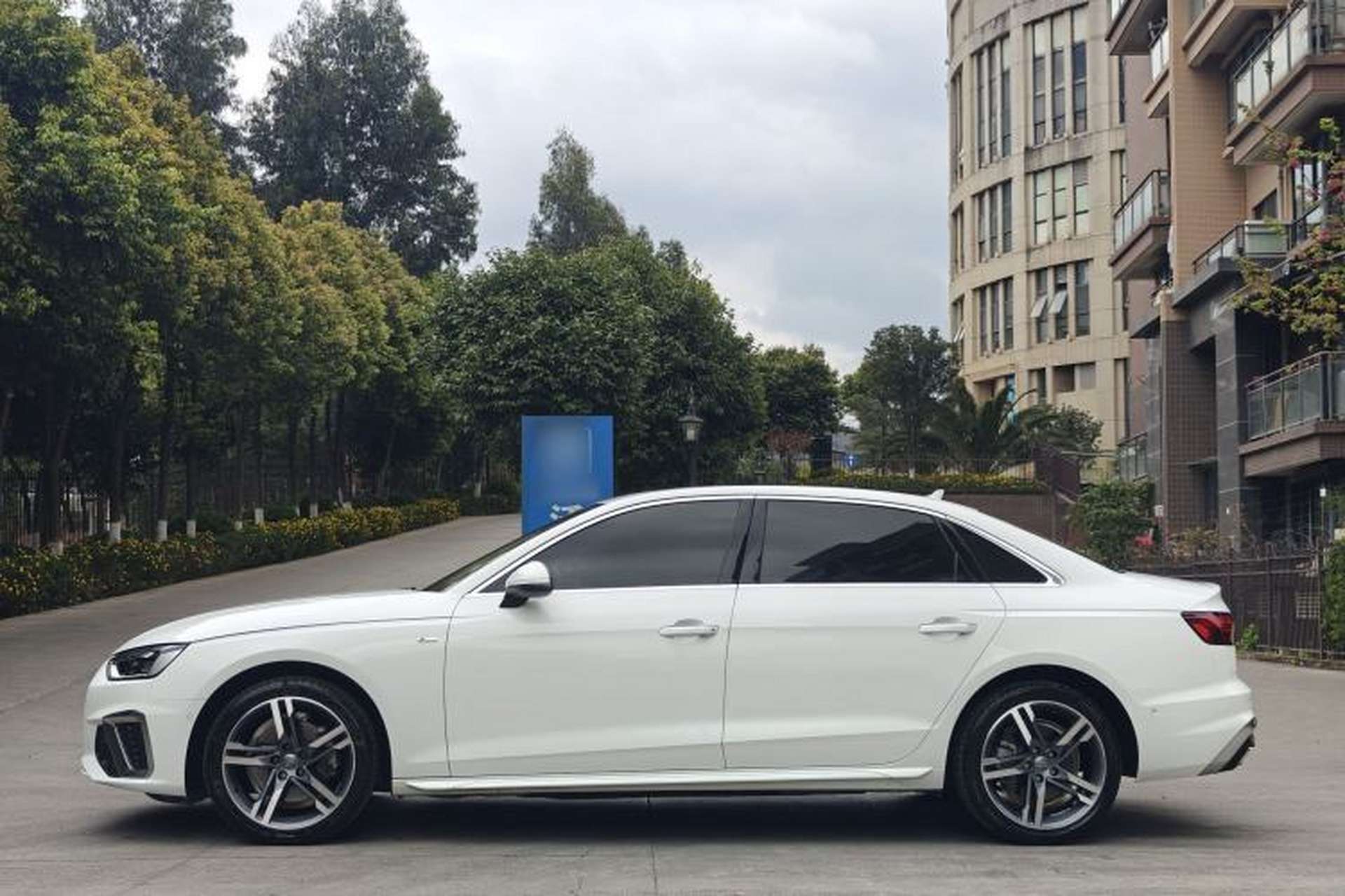 Used Audi A4L 2020 40 TFSI Luxury Dynamic Model Exterior 3