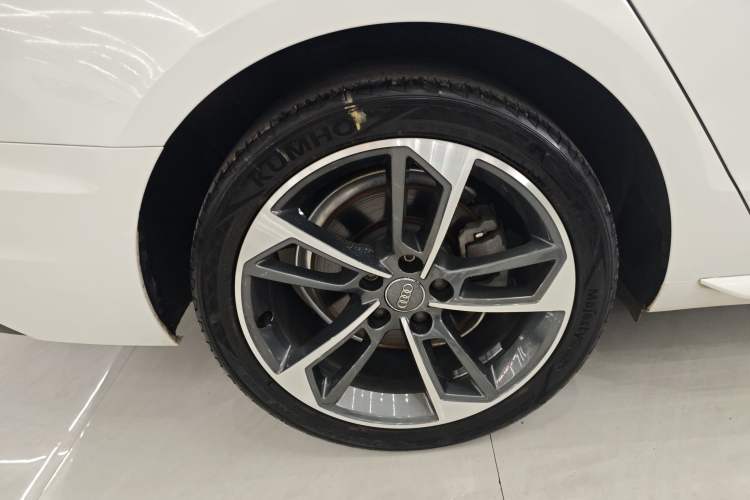 Used Audi A4L 2020 40 TFSI Fashionable and Elegant Model Exterior 4