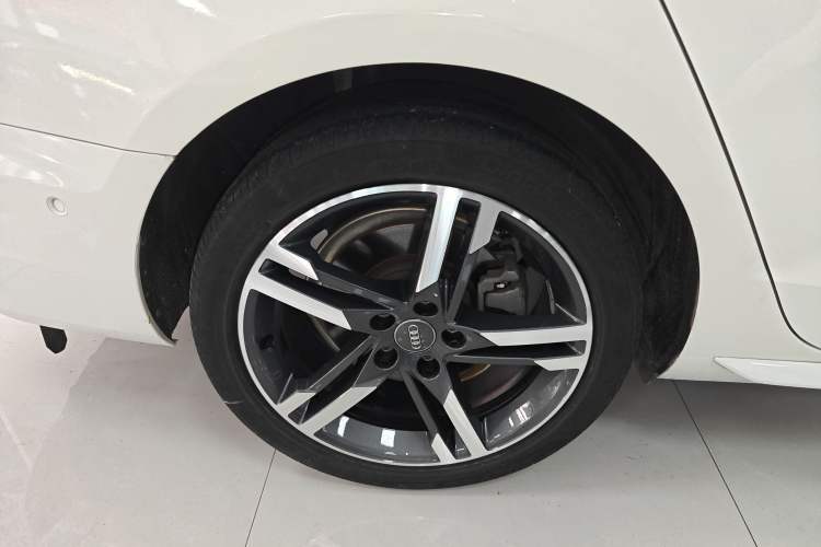 Used Audi A4L 2020 40 TFSI Luxury Dynamic Model Exterior 5
