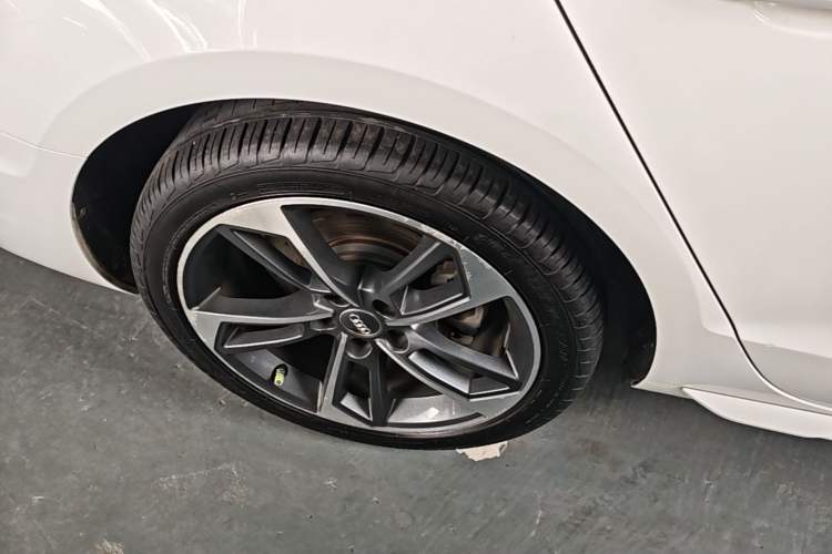 Used Audi A4L 2020 40 TFSI Fashionable and Elegant Model Exterior 5