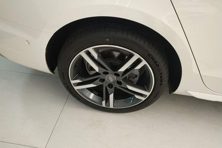 Used Audi A4L 2020 40 TFSI quattro Luxury Dynamic Model Exterior 5