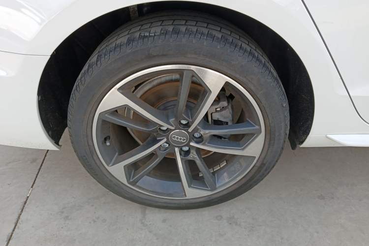 Used Audi A4L 2020 40 TFSI Fashionable and Elegant Model Exterior 5