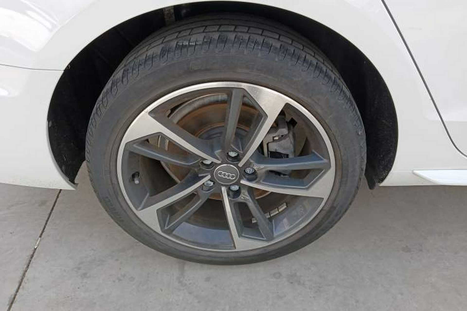 Used Audi A4L 2020 40 TFSI Fashionable and Elegant Model Exterior 5