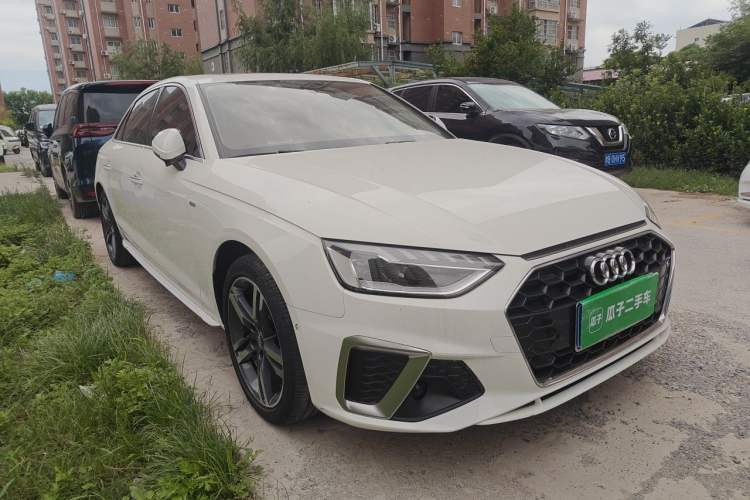 Used Audi A4L 2020 40 TFSI Luxury Dynamic Model Front Right 45 Deg