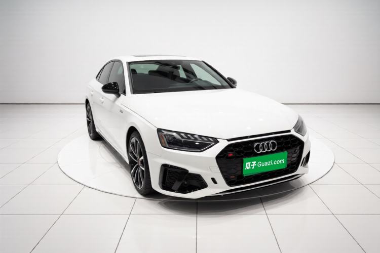 Used Audi A4L 2020 40 TFSI Luxury Dynamic Model Front Right 45 Deg