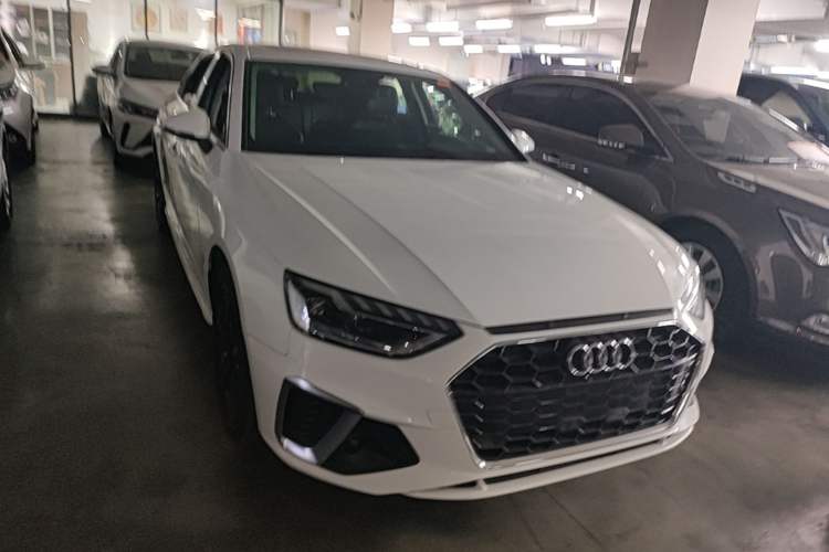 Used Audi A4L 2020 40 TFSI Luxury Dynamic Model Front Right 45 Deg