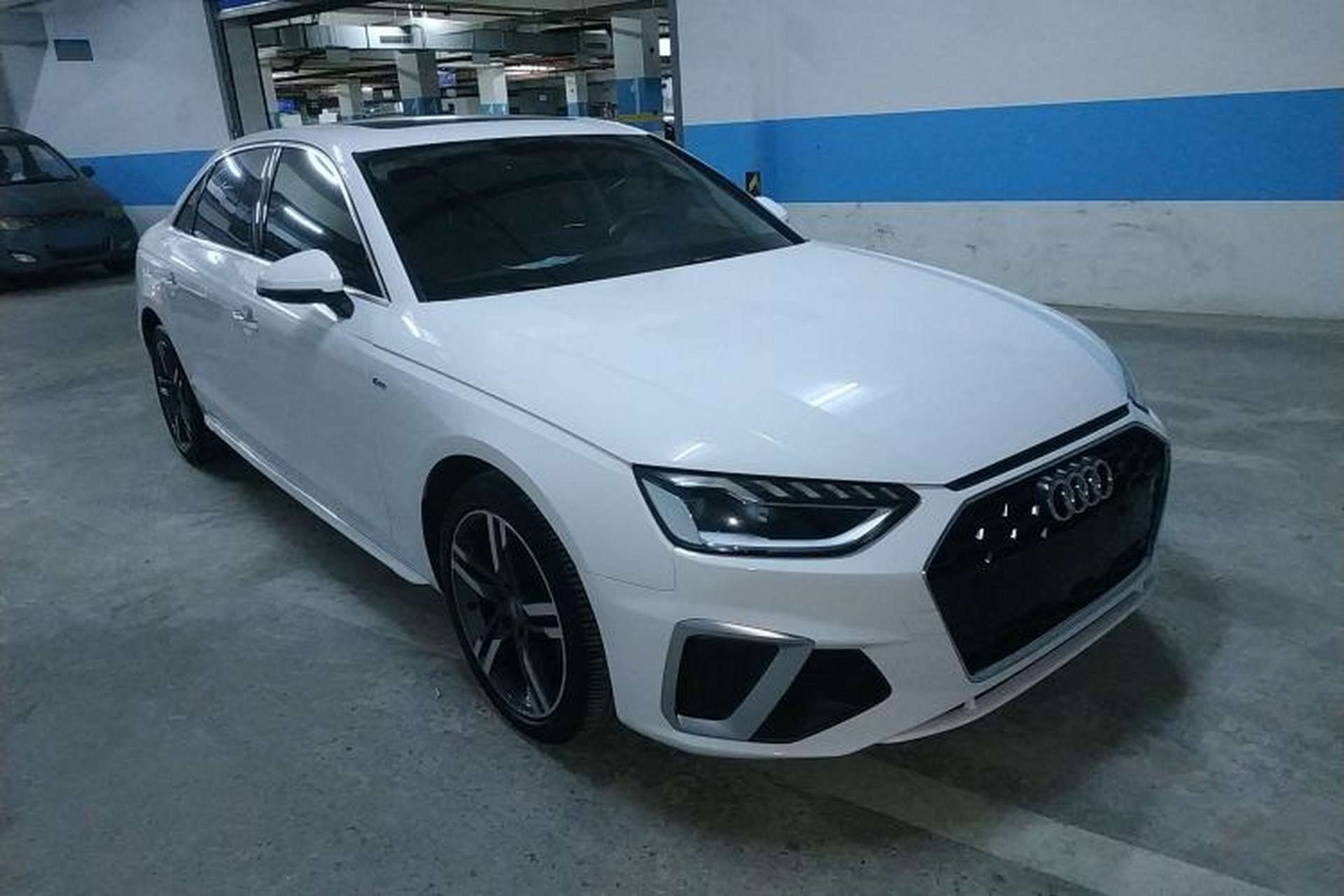 Used Audi A4L 2020 40 TFSI Luxury Dynamic Model Front Right 45 Deg