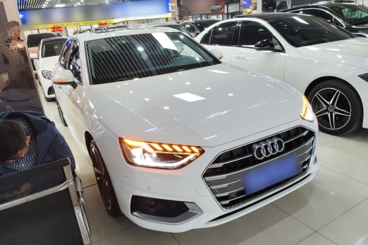 Used Audi A4L 2020 40 TFSI Fashionable and Elegant Model Front Right 45 Deg