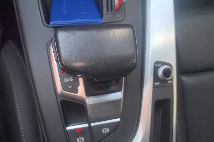 Used Audi A4L 2020 40 TFSI Fashion Dynamic Model Gear Lever