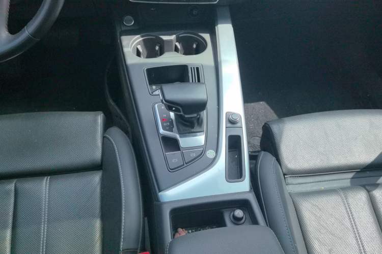 Used Audi A4L 2020 40 TFSI Fashion Dynamic Model Gear Lever
