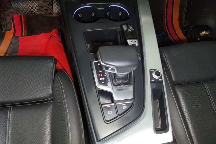 Used Audi A4L 2020 40 TFSI Fashion Dynamic Model Gear Lever