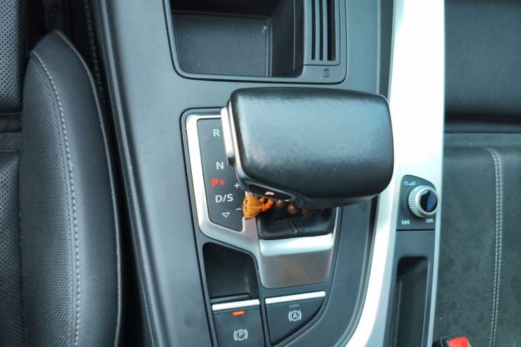 Used Audi A4L 2020 40 TFSI quattro Luxury Dynamic Model Gear Lever
