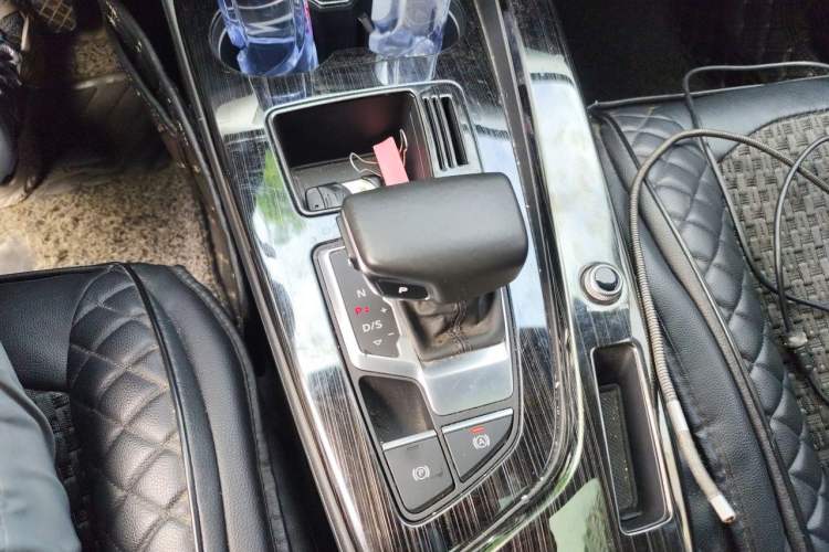 Used Audi A4L 2020 40 TFSI Fashion Dynamic Model Gear Lever