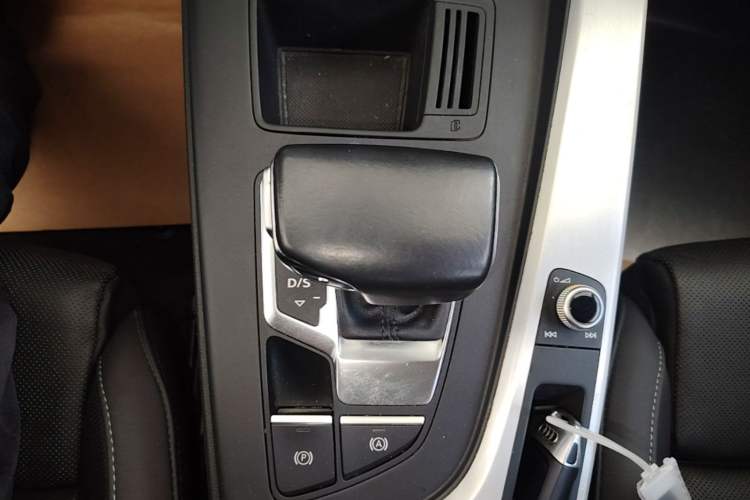 Used Audi A4L 2020 40 TFSI Fashion Dynamic Model Gear Lever