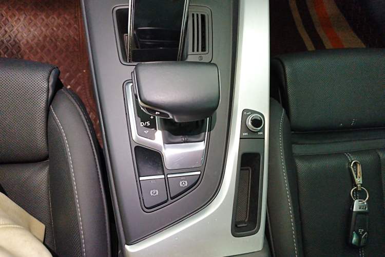 Used Audi A4L 2020 40 TFSI Fashion Dynamic Model Gear Lever
