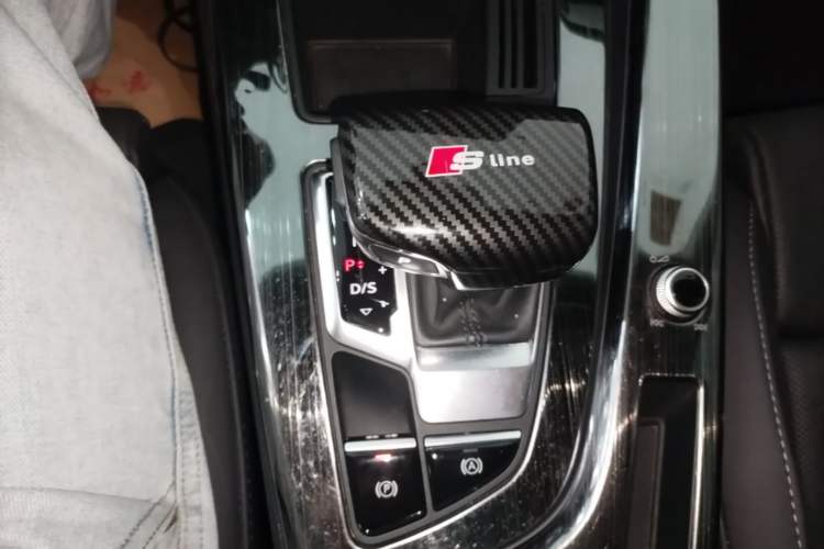 Used Audi A4L 2020 40 TFSI Fashion Dynamic Model Gear Lever