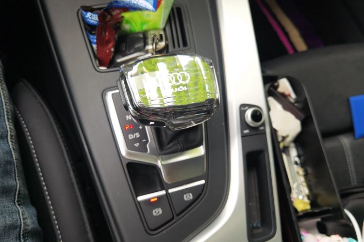 Used Audi A4L 2020 40 TFSI Fashion Dynamic Model Gear Lever
