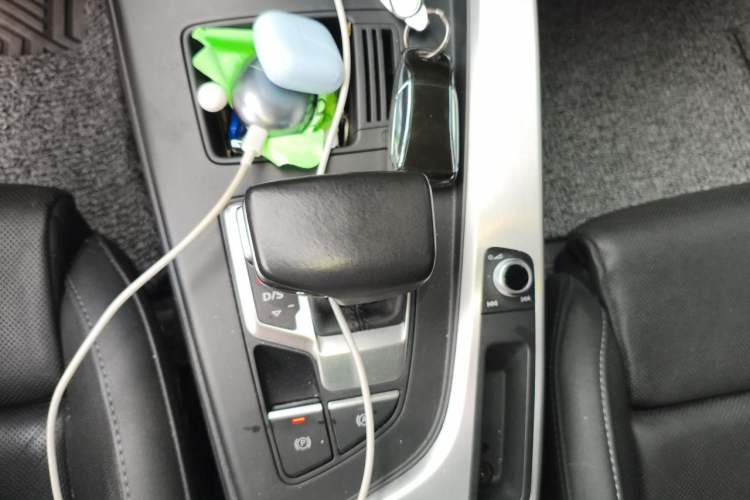 Used Audi A4L 2020 40 TFSI Fashion Dynamic Model Gear Lever