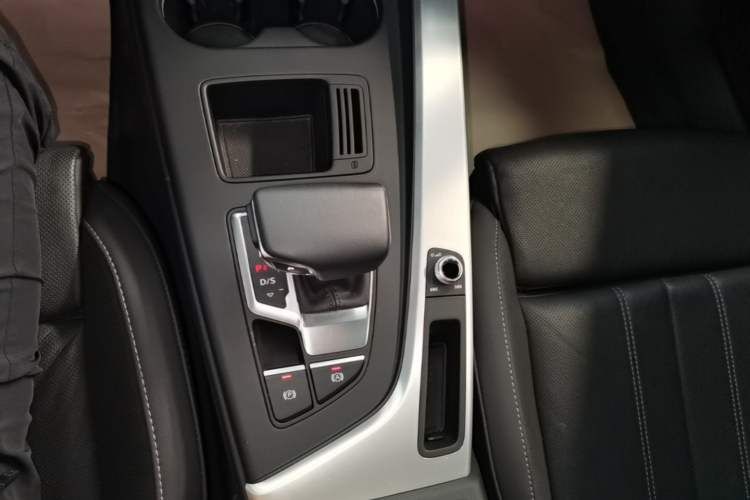 Used Audi A4L 2020 40 TFSI Fashion Dynamic Model Gear Lever