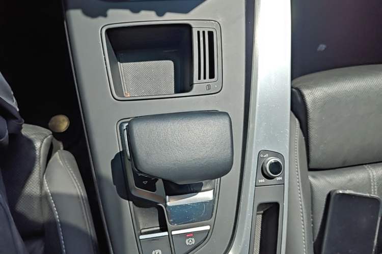 Used Audi A4L 2020 40 TFSI quattro Luxury Dynamic Model Gear Lever