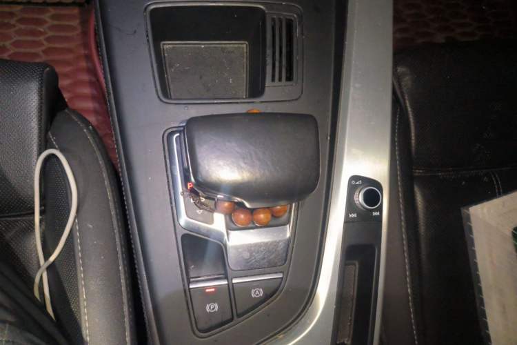 Used Audi A4L 2020 40 TFSI Luxury Dynamic Model Gear Lever