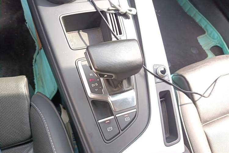 Used Audi A4L 2020 40 TFSI Fashion Dynamic Model Gear Lever