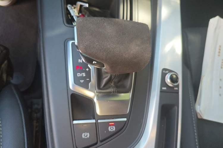 Used Audi A4L 2020 40 TFSI quattro Luxury Dynamic Model Gear Lever