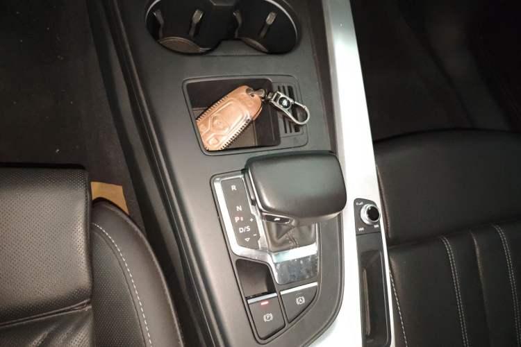 Used Audi A4L 2020 40 TFSI Fashion Dynamic Model Gear Lever